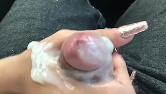 Impresionante Belleza 18+ Disfruta De Una Intensa Paja Pov Y Traga Semen