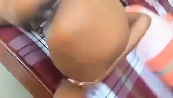 ¡esta Chica Universitaria Asiática Se Entrega A Un Intenso Encuentro Sexual Con Una Gran Polla Negra! ¡no Te Pierdas Esta Escena Caliente Y Jugosa!