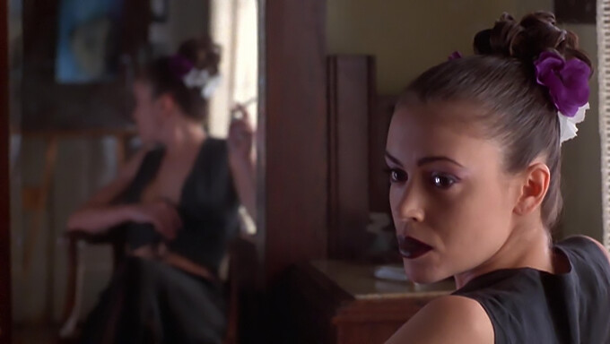 Alyssa Milano In Poison Ivy 2: Lily, Een Hete Kusscène