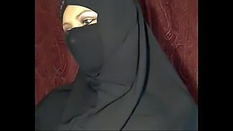 Haleema Al-Beydounのウェブカメラでのジューシーなパフォーマンス