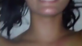 Amatör Kız, Deneyimli Sevgilisinden Oral Creampie Alıyor