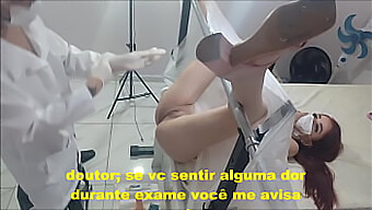 Um Médico Realiza Um Exame Íntimo, Se Envolve Em Relações Sexuais Com Seu Paciente.