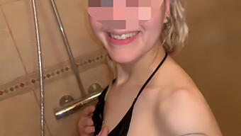 Rubia Amateur Da Una Garganta Profunda Antes De Tener Sexo Anal Pov Con Una Italiana De 19 Años