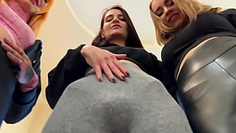 Experimentează Un Deliciu Senzorial Cu Triple Pov Cu Mistress Jucy Și Colegele Ei Transpirate.