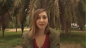 Una Teenager Bruna Inesperta Affronta Un Enorme Cazzo Nero Per Una Penetrazione Intensa.