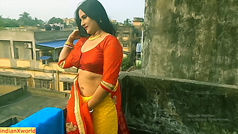 Busty Indian Milf Hd પોર્ન સિરીઝમાં આઉટડોર સેક્સ કરે છે.