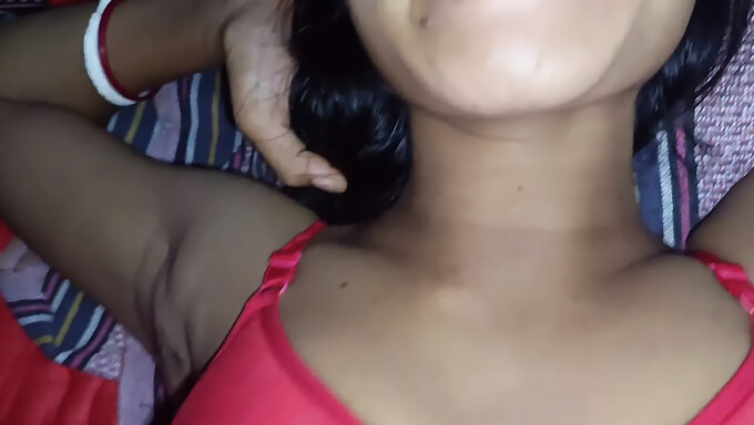 ¡mira A Esta Lujuriosa Chica India De 18 Años Anhelando Una Follada Dura!