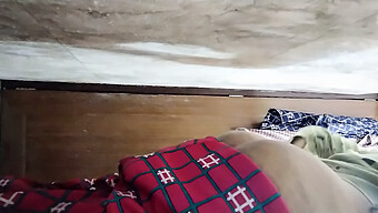 Asian Homemaker Cleans Her Intimate Area During A Bath