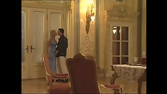 Ekte Italiensk Par Nyter Mild Analsex I Hd