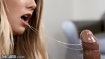 Aj Applegate, Gadis Yang Melakukan Deepthroat Dalam Video Blowjob Yang Bersepah