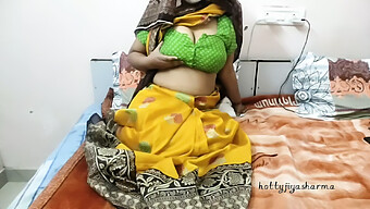 Desi Milf On Tiukka Salwar Alttiina