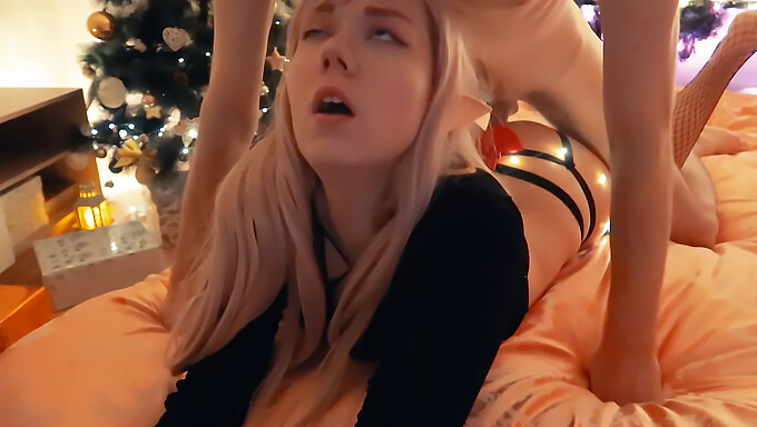 Teen Girl'S Christmas Wish Comes True With Intense Anal Sex