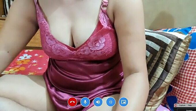 Cipap Dan Punggung Ketat Makcik India Di Webcam