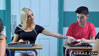 Alex Grey, Ein Üppiger Lehrer, Hat Einen Dreier Mit Einem Teenager-Paar In Ihrem Klassenzimmer.