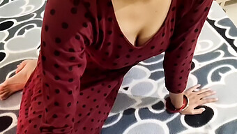 Desi Indian Stepmom Instructs Stepson In Hindi Dirty Talk For Girlfriend